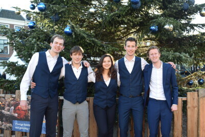 v.l.n.r. Bas de Vries, Niels Verheugd, Jolijn Robbemond, Bart Roovers, David Wolfrat